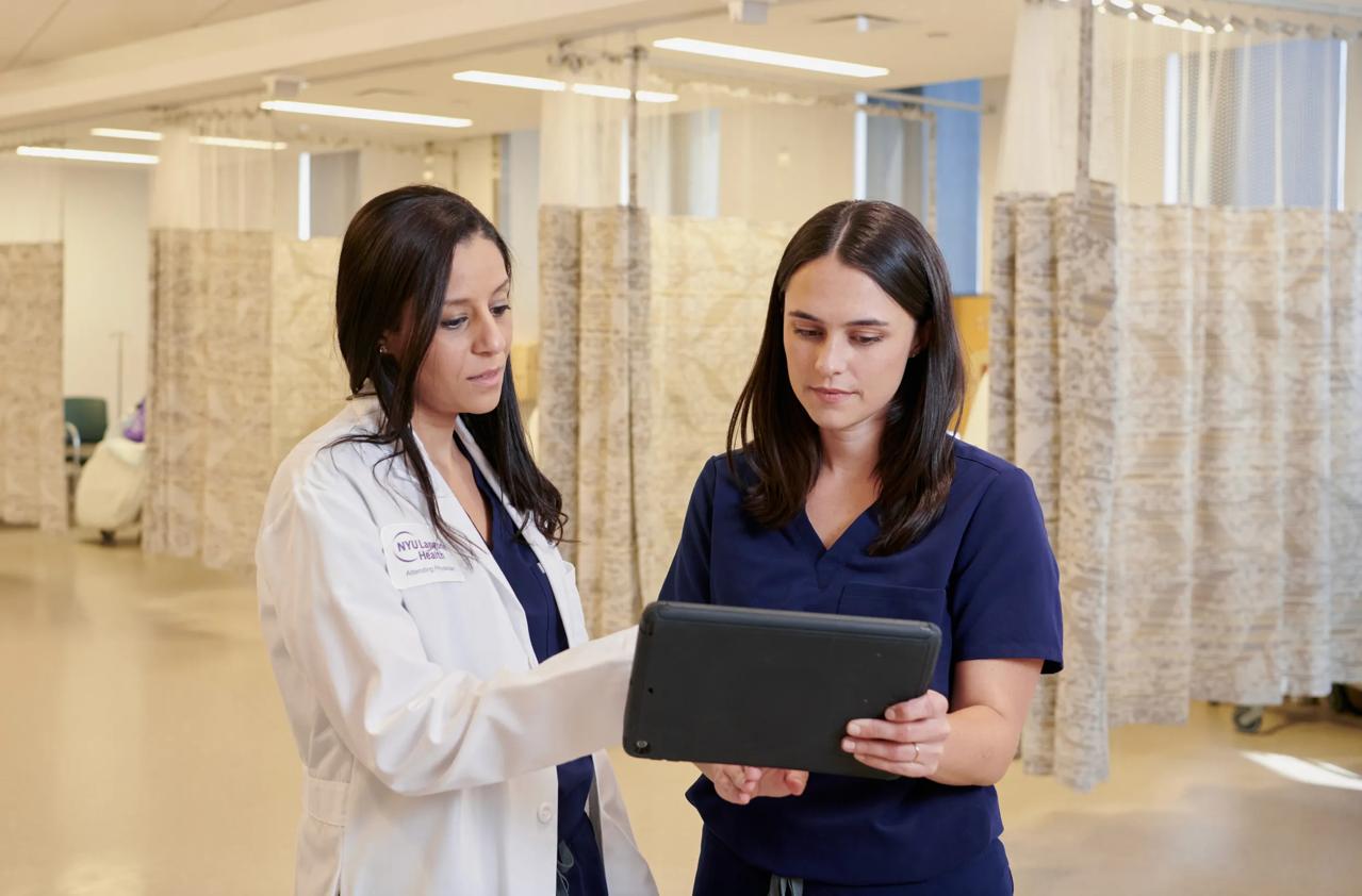 NYU Grossman School of Medicine students in the Sid and Ruth Lapidus Health Sciences Library.